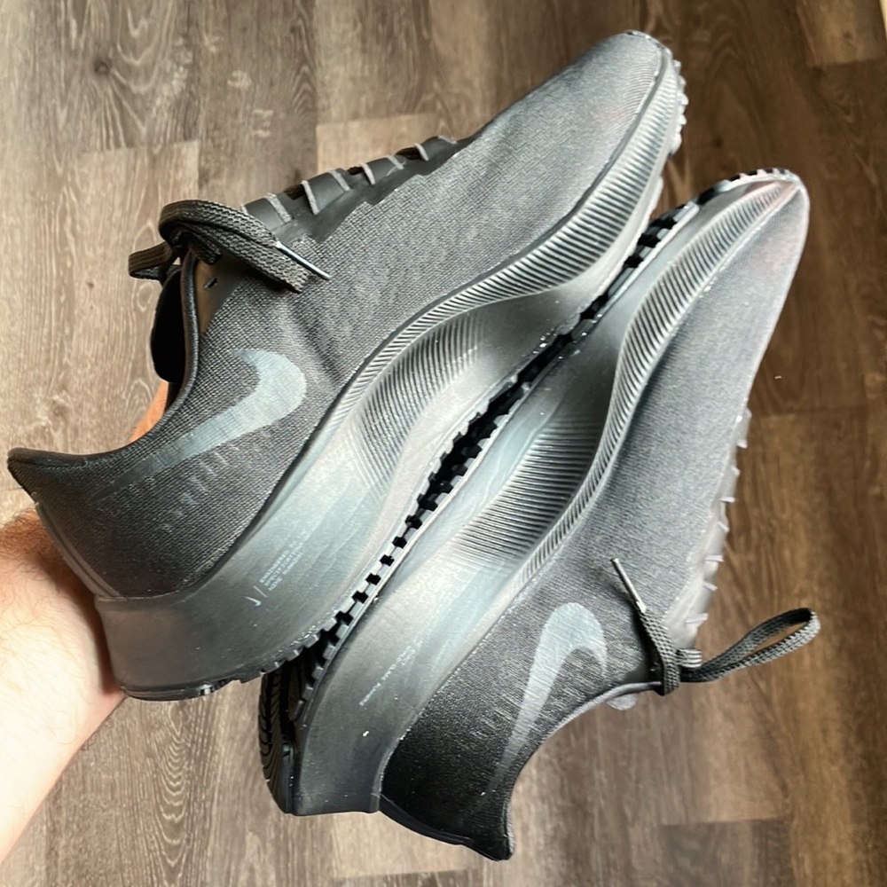 Nike - Picture 6 of 17